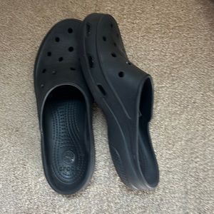 Crocs size W 9